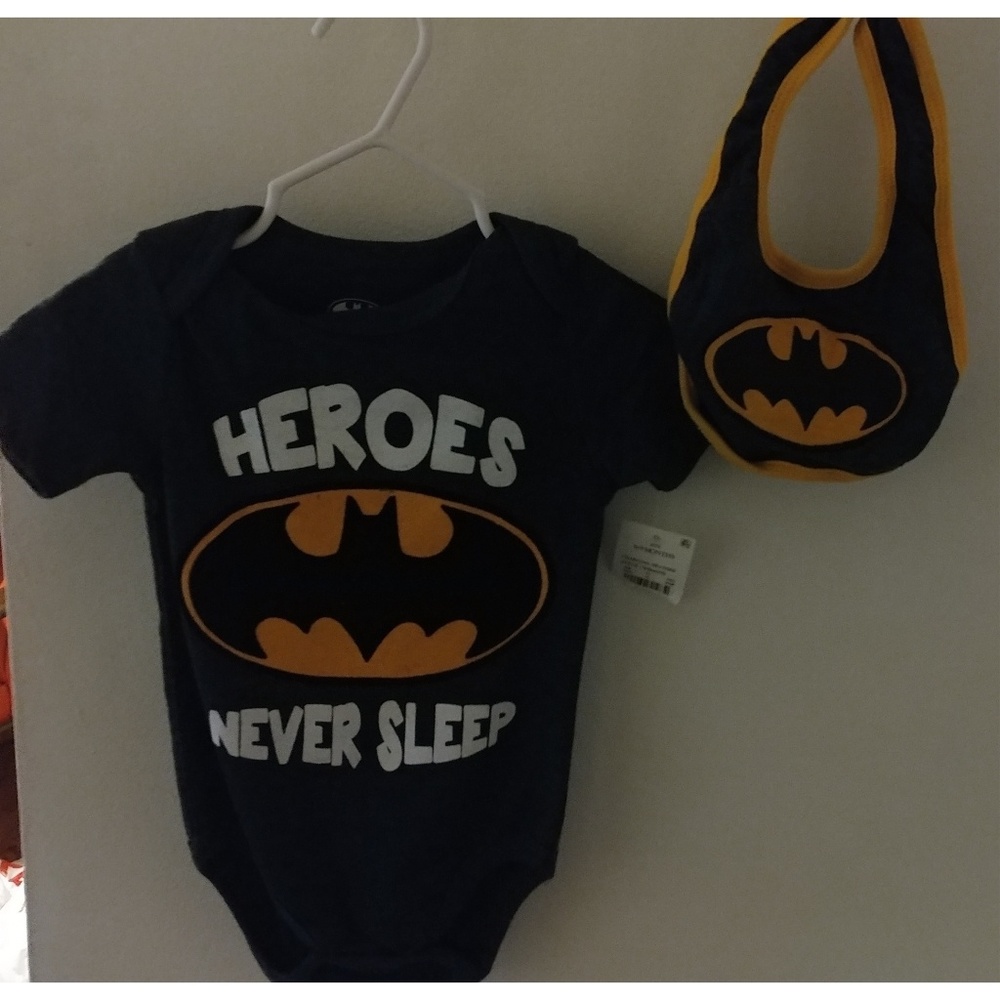 Batman Onesie & Bib 👶